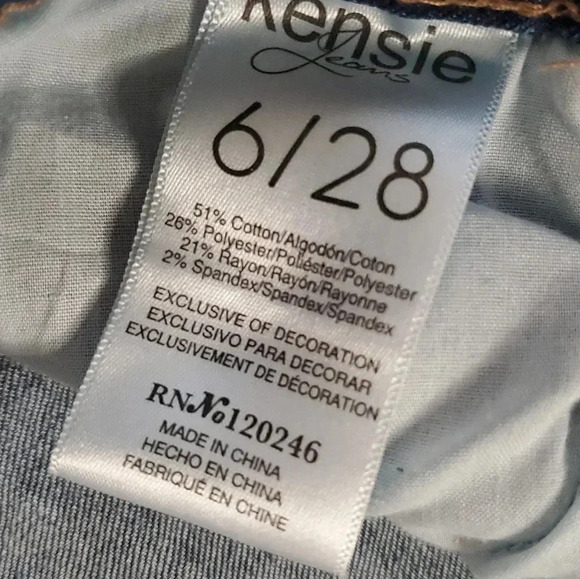 Kensie Y2K Denim Floral embroidered Capri jeans  sz 6 - Picture 4 of 9